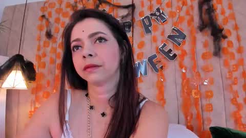 Snapshot of anantaa chatting on 10/25/25, 12:23 Ananta online show from 10/25/25, 12:23