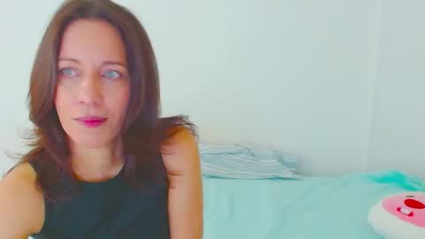 anapereira12 online show from 04/21/26, 05:17