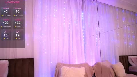 Anna online show from 03/01/25, 01:43