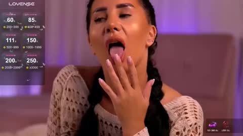 Anna online show from 10/30/25, 10:54