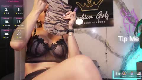 ana online show from 11/25/25, 01:00