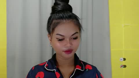 Snapshot of anaruru_ chatting on 01/11/25, 08:33 ANA online show from 01/11/25, 08:33