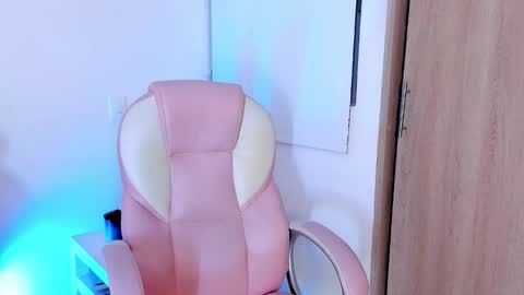 Snapshot of anastaciablake chatting on 10/17/25, 11:40 Anastacia online show from 10/17/25, 11:40