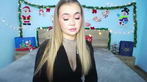 Snapshot of anastacyyellig chatting on 12/27/24, 06:03 anastacyyellig online show from 12/27/24, 06:03