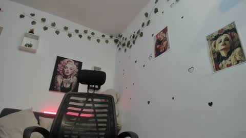 Snapshot of anastasia_tuya chatting on 04/26/26, 11:02 anastasia online show from 04/26/26, 11:02