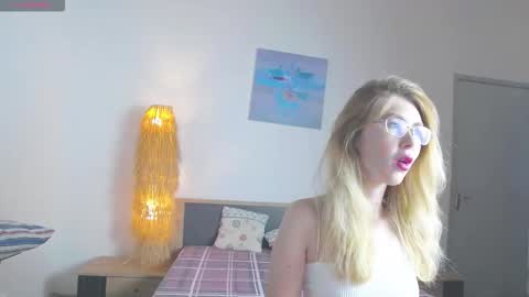 Snapshot of anastasiaga chatting on 09/18/25, 07:05 Anastasia online show from 09/18/25, 07:05