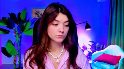 Snapshot of anasteisher chatting on 11/22/25, 01:54 Ana online show from 11/22/25, 01:54