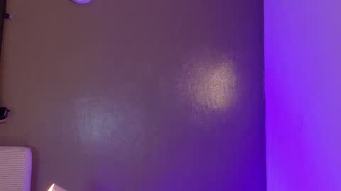 Kendra  online show from 11/25/25, 10:26