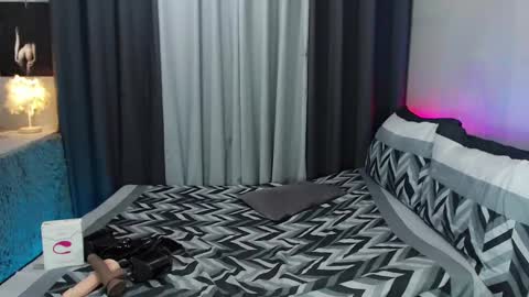 Snapshot of anawalters chatting on 12/19/24, 05:07 anawalters online show from 12/19/24, 05:07