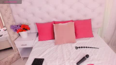 anchela garcia online show from 10/11/25, 01:20