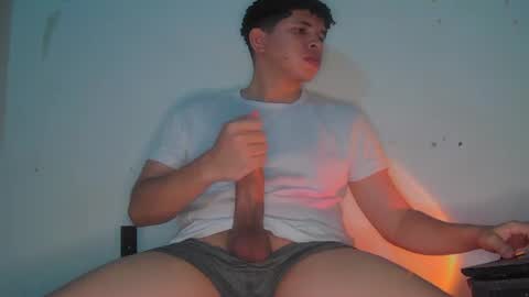 Snapshot of ancoder2912 chatting on 07/05/26, 04:30 Andres online show from 07/05/26, 04:30