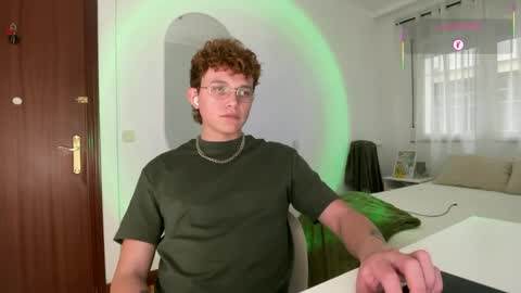 Snapshot of anddres_boss chatting on 05/14/26, 01:29 Tell Me ANDRESS ----- online show from 05/14/26, 01:29