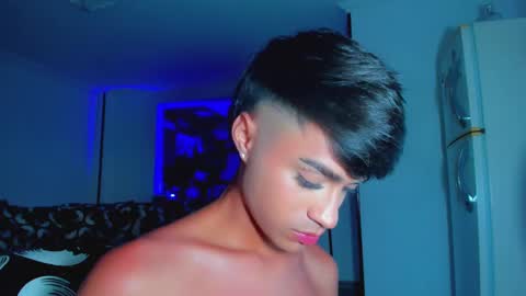 Snapshot of anddy_grey1 chatting on 02/25/25, 10:39 Dani 3 online show from 02/25/25, 10:39