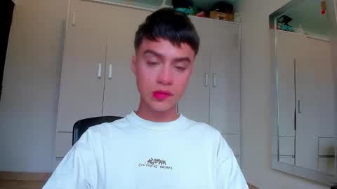 Snapshot of anddy_grey1 chatting on 11/16/25, 09:09 Dani 3 online show from 11/16/25, 09:09