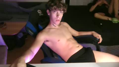 andertwink online show from 04/15/26, 02:51