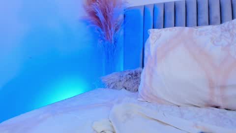 Andra Cyrus online show from 01/08/25, 02:35