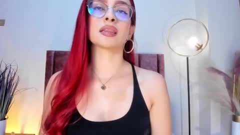 Snapshot of andracyruss chatting on 12/20/25, 12:18 Andra Cyrus online show from 12/20/25, 12:18