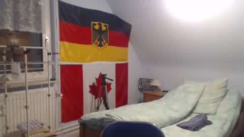 Snapshot of andre124231 chatting on 12/12/24, 05:15 Andre online show from 12/12/24, 05:15