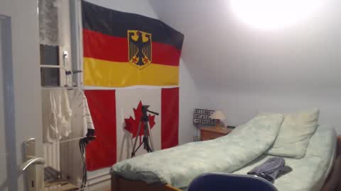 Snapshot of andre124231 chatting on 12/15/24, 08:36 Andre online show from 12/15/24, 08:36