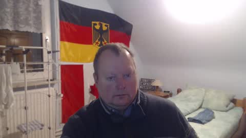 Snapshot of andre124231 chatting on 12/28/24, 06:50 Andre online show from 12/28/24, 06:50