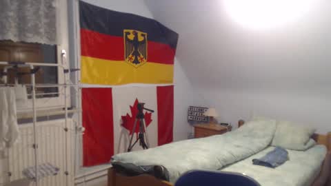 Snapshot of andre124231 chatting on 12/28/24, 09:51 Andre online show from 12/28/24, 09:51