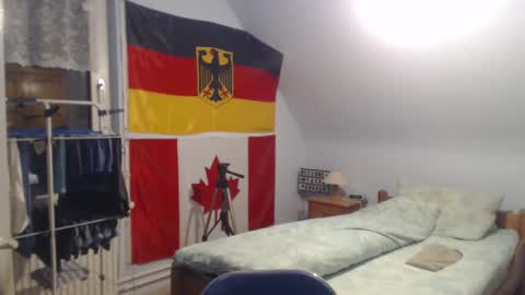 Snapshot of andre124231 chatting on 01/03/25, 11:01 Andre online show from 01/03/25, 11:01