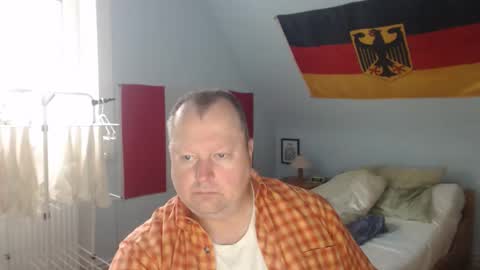 Snapshot of andre124231 chatting on 09/15/25, 02:39 Andre online show from 09/15/25, 02:39