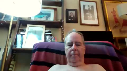 Snapshot of andre6045 chatting on 12/17/25, 06:47 andre6045 online show from 12/17/25, 06:47