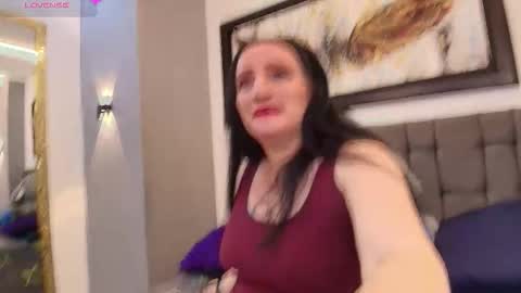 Cloe online show from 12/05/25, 03:48