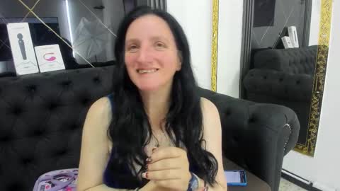 Cloe online show from 12/15/25, 04:39