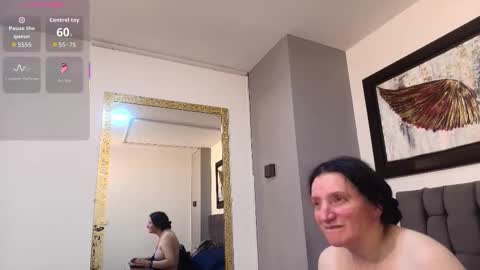 Cloe online show from 12/22/25, 04:09