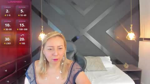 Snapshot of andre_soto_ chatting on 01/13/26, 02:28 A N D R E online show from 01/13/26, 02:28