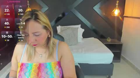 Snapshot of andre_soto_ chatting on 02/10/26, 02:37 A N D R E online show from 02/10/26, 02:37