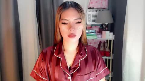 andrea06121998 online show from 04/18/26, 12:09