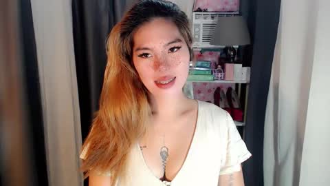 andrea06121998 online show from 04/23/26, 11:42