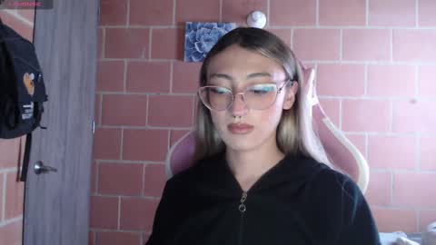 Andrea  online show from 09/30/25, 02:11