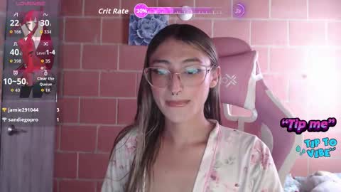 Snapshot of andrea_camila chatting on 10/21/25, 04:41 Andrea online show from 10/21/25, 04:41