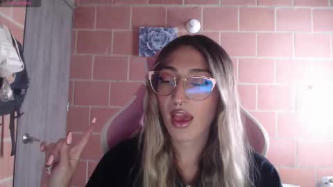 Andrea  online show from 02/03/26, 02:22