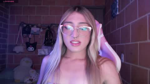 Andrea  online show from 05/22/26, 05:40