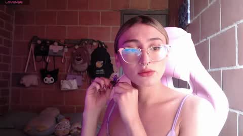 Andrea  online show from 05/25/26, 04:24