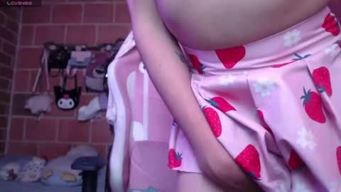 Snapshot of andrea_camila chatting on 06/22/26, 02:58 Andrea online show from 06/22/26, 02:58