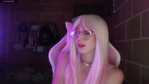 Snapshot of andrea_camila chatting on 08/06/26, 11:17 Andrea online show from 08/06/26, 11:17