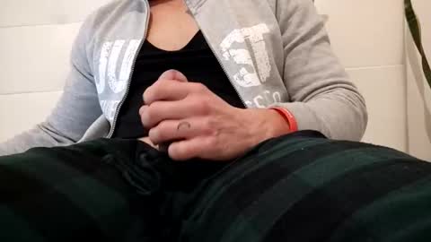 andrea_feetlover online show from 11/25/25, 08:42