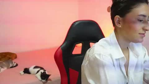 Andrea online show from 11/10/25, 01:15