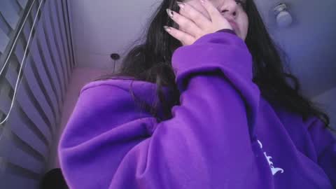 Snapshot of andrea_ramoss_ chatting on 12/31/24, 07:20 Andrea Ramos online show from 12/31/24, 07:20