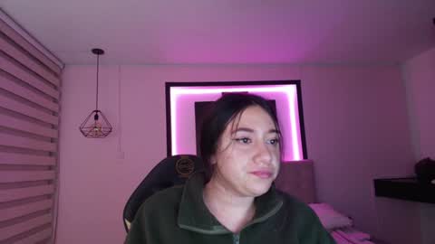 Snapshot of andrea_ramoss_ chatting on 02/07/25, 07:50 Andrea Ramos online show from 02/07/25, 07:50