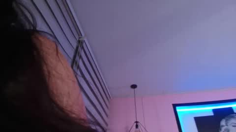 Snapshot of andrea_ramoss_ chatting on 02/14/25, 03:33 Andrea Ramos online show from 02/14/25, 03:33