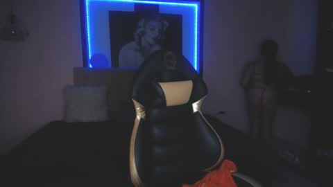 Snapshot of andrea_ramoss_ chatting on 10/18/25, 08:42 Andrea Ramos online show from 10/18/25, 08:42