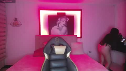 Snapshot of andrea_ramoss_ chatting on 11/02/25, 01:41 Andrea Ramos online show from 11/02/25, 01:41