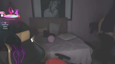 Snapshot of andrea_ramoss_ chatting on 11/03/25, 07:04 Andrea Ramos online show from 11/03/25, 07:04